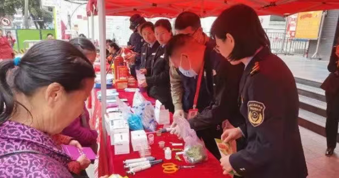 筑牢消費安全防線，共建和諧市場環境——區市場監管局舉辦2025年“3·15”國際消費者權益日宣傳咨詢暨“政府開放日”活動側記